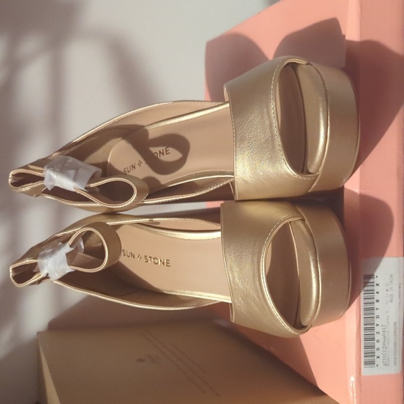 Shoes - Picture 3 of 6